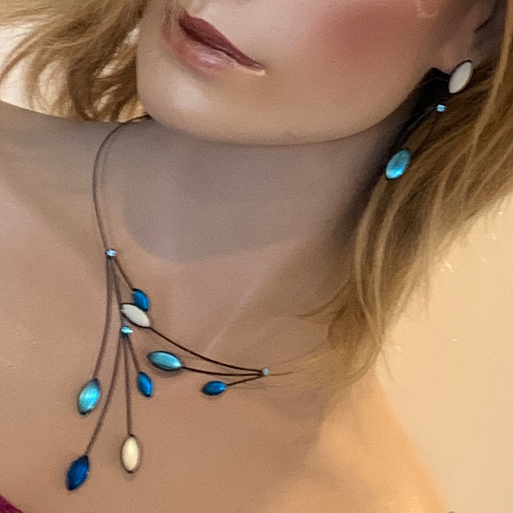 Blue Leaves Jewelry